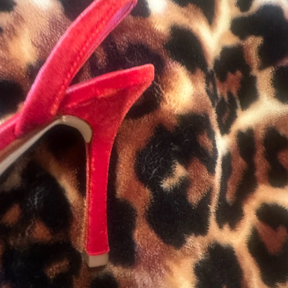 ANTONIO MELANI Scarlet Velvet Bow Heels - Picture 4 of 4